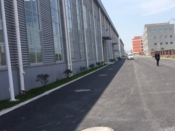 公司側(cè)面 公司側(cè)面